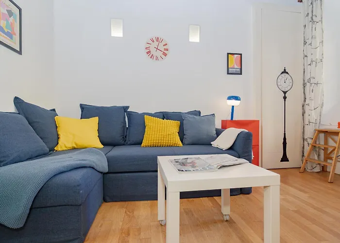 2 Bdr Flat - Direct Tram 15 Min Duomo * 米兰