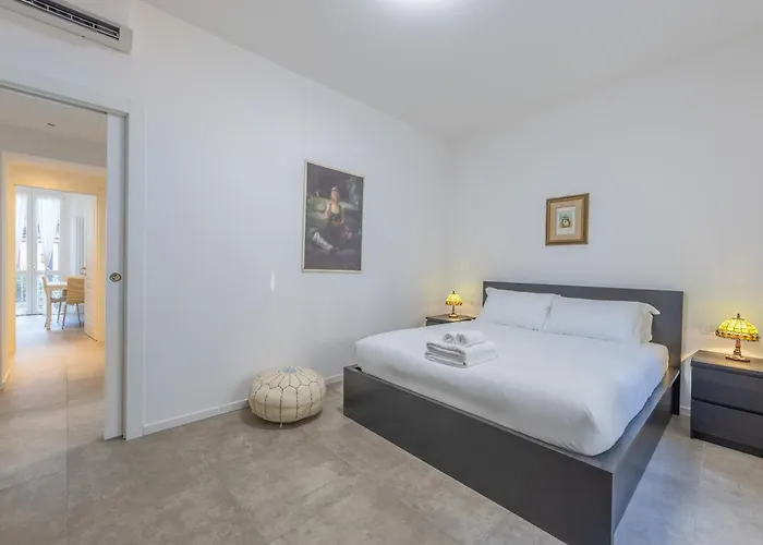 Apartment Casa San Martino, Historic Center, Milan