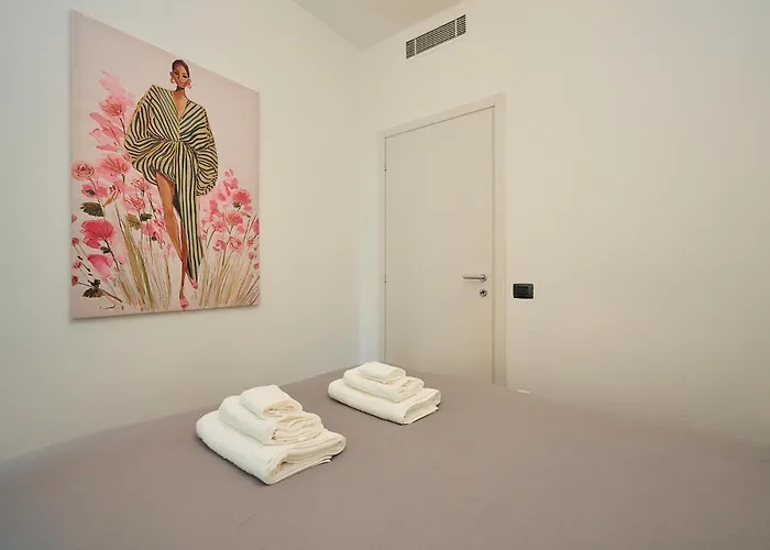 Апартаменты Absolute Luxury Home, 15 Minutes Walk San Siro *