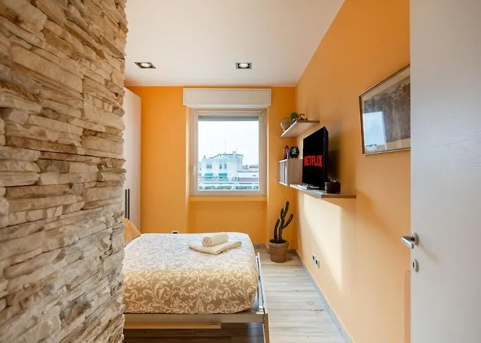 Skyline Penthouse - Terrazzo Panoramico & Metro 5min شقة