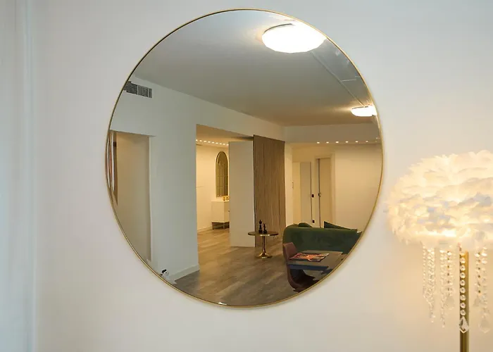 Absolute Luxury Home, 15 Minutes Walk San Siro Апартаменты