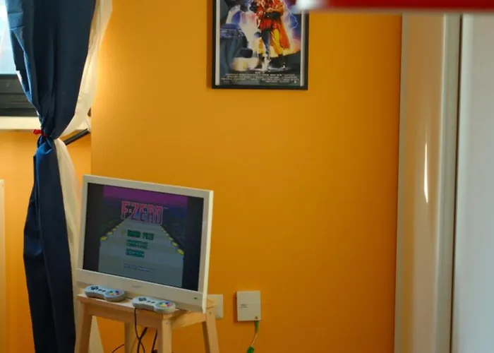Retrowave 80's In Apartment Milan