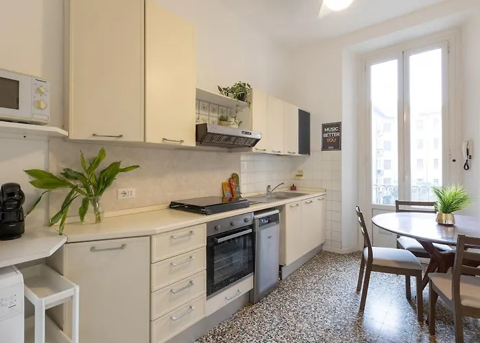 Vintage Chic Flat Steps From Fiera & Wi-fi Lägenhet Milano