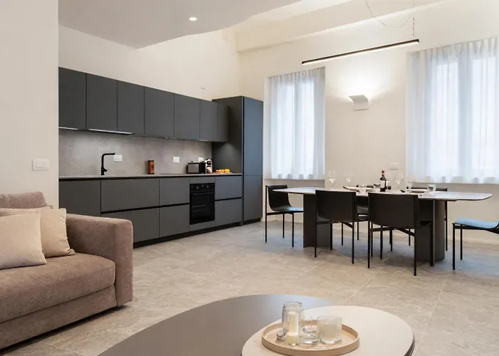 Nerogiardini - Lusso E Design A San Babila