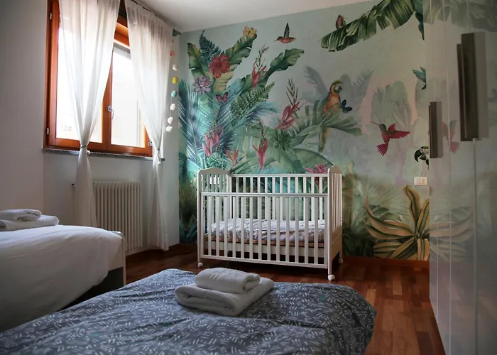 Elegante - 2 Camere, 2 Bagni, Garage E Balcone Apartment