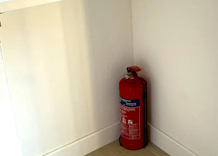 Modern Apt, 25 Min Duomo, Metro 5 Min & Wifi Lägenhet *