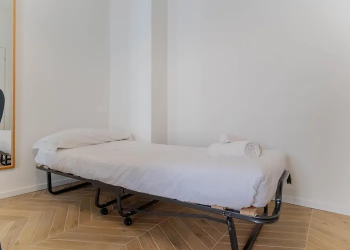 Cenisio Urban Collection Design - Comfort & Location