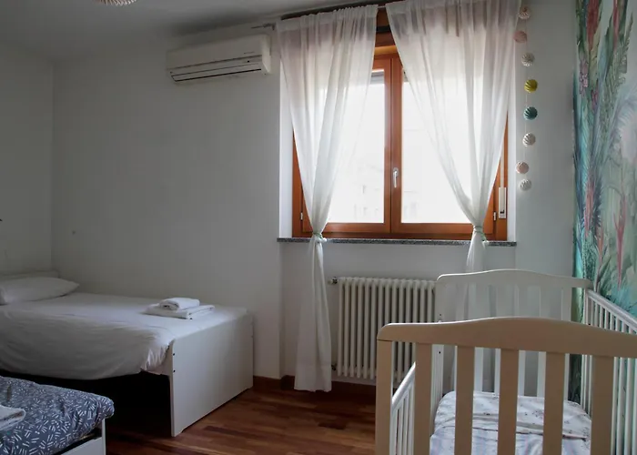 Elegante - 2 Camere, 2 Bagni, Garage E Balcone Апартаменты *