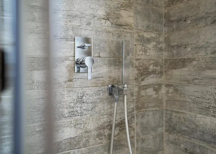 شقة Skyline Penthouse - Terrazzo Panoramico & Metro 5min *