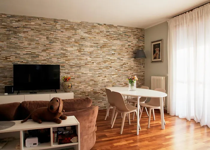 Elegante - 2 Camere, 2 Bagni, Garage E Balcone Апартаменты *