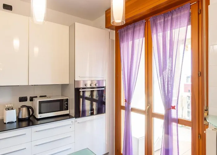 Apartment I-host Spacious 2br With 2 Baths & Balcony *
