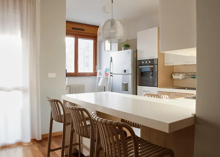 Apartment Elegante - 2 Camere, 2 Bagni, Garage E Balcone *