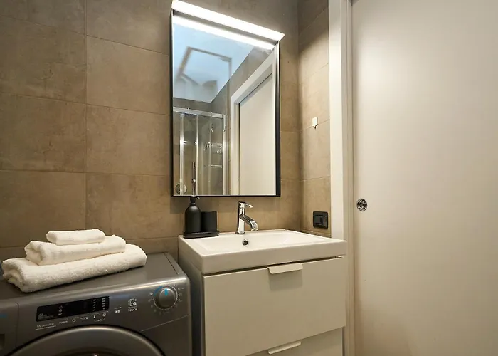Absolute Luxury Home, 15 Minutes Walk San Siro Апартаменты