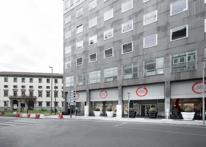 Luca Darsena Viale Papiniano * Milán