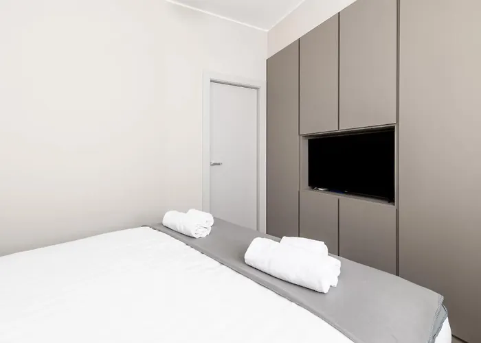 Dhome Pantano - Velasca Tower * Milán