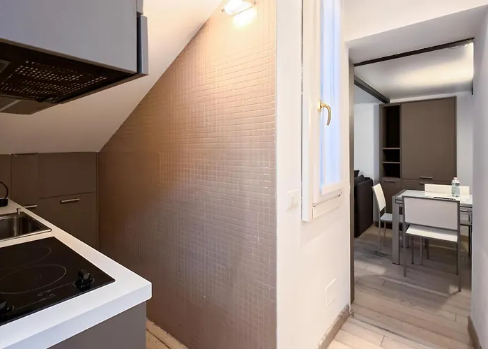 Navigli - Porta Genova Barbavara 7a Apartmán *