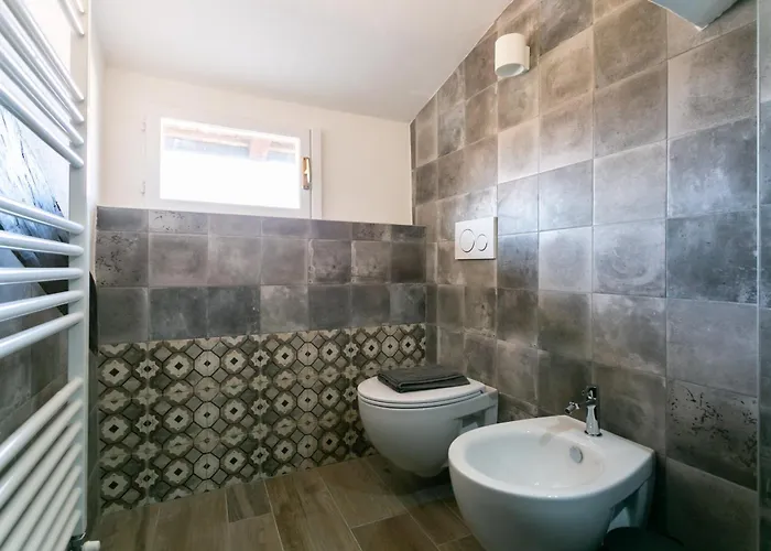 Navigli - Via Mortara 4 * Milán