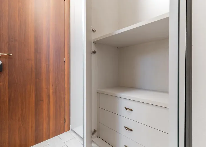 San Siro アパート *