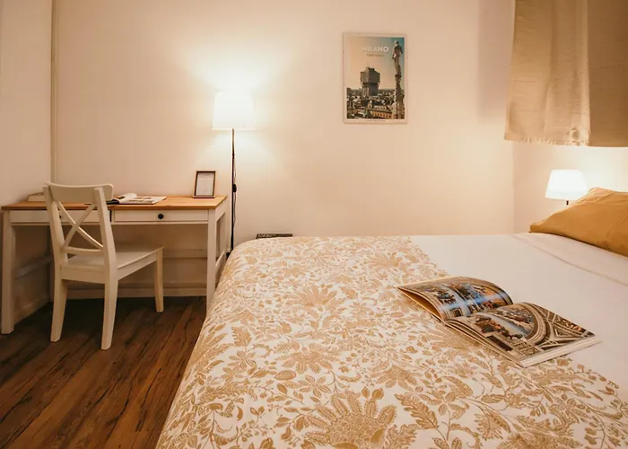 Casa De Amicis - Lakeside L&b Pensjonat Mediolan