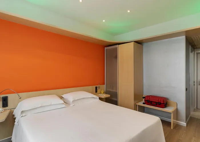 호텔 메디올라눔 4*