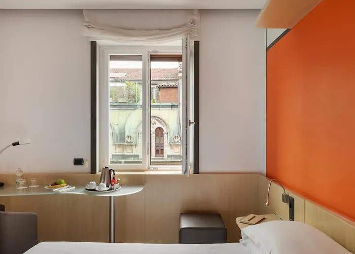 호텔 메디올라눔 4*