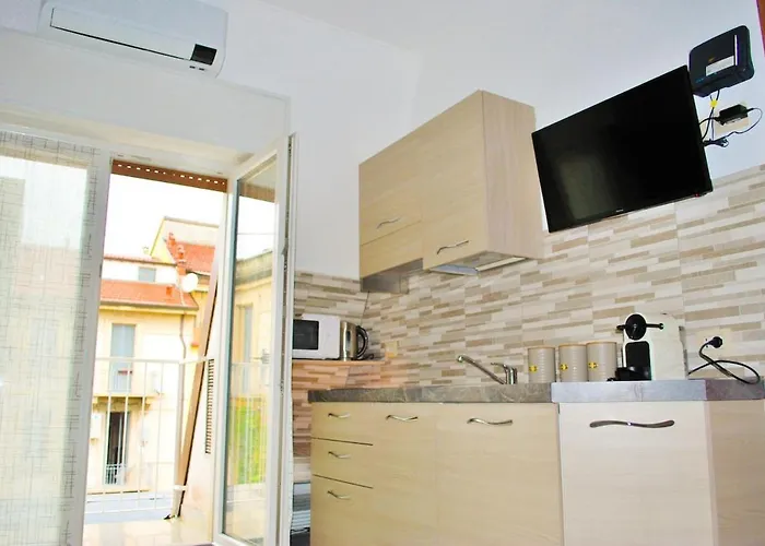 아파트 Shopping Street House *