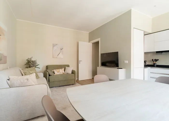 Guesthost - Darsena & Navigli Cosy Flat Апартаменты *