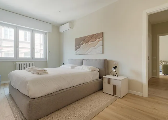 Guesthost - Darsena & Navigli Cosy Flat * Милан