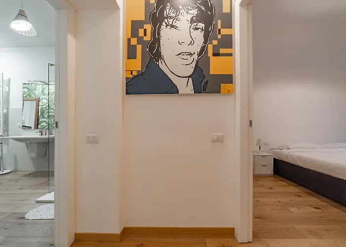 5 Walk From Porta Venezia Station, With 2 Bedrooms * Milaan