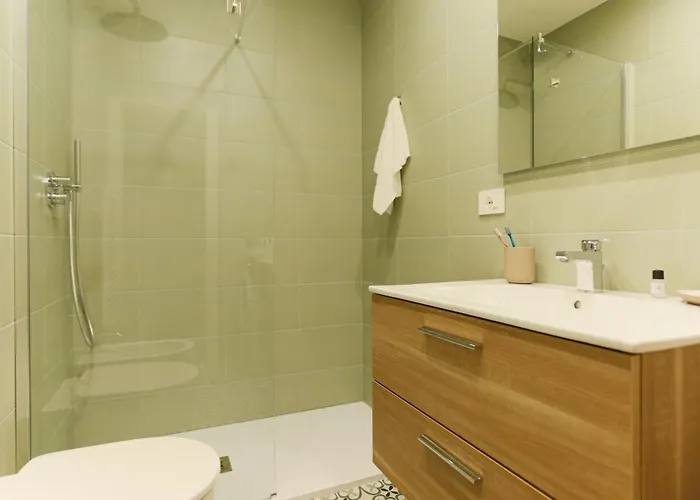 The Rent - Cozy One-bedroom In The Paolo Sarpi Area