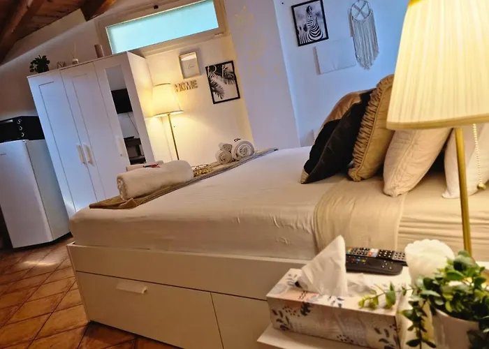 Acasadifranci Attico Con Dehor Privato, Wifi E Metro A 4 Min Da Piedi *