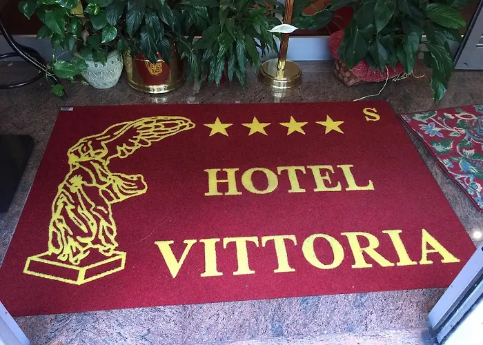 Отель Vittoria Милан