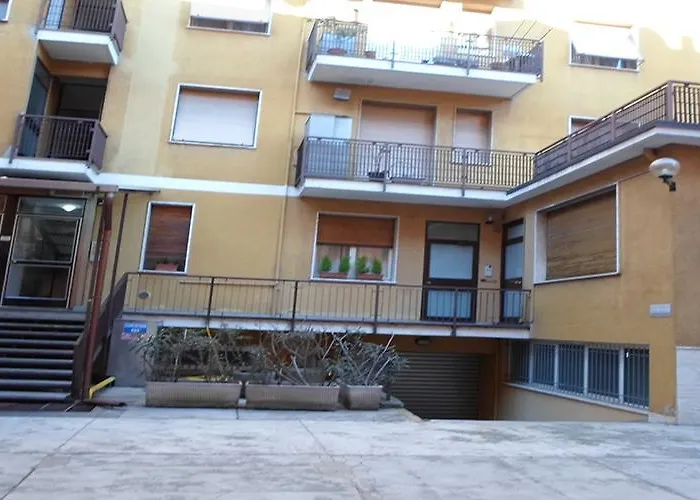 Le Di Raffaele * Milan