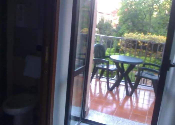 Paola Hotel *