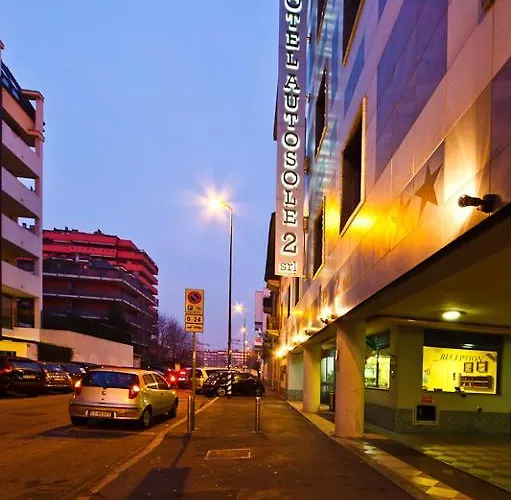 Sechi With Parking Milánó