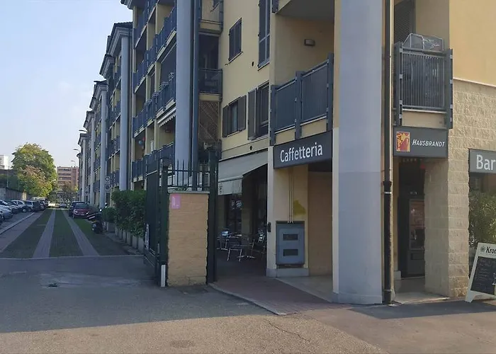 Cozy Rogoredo Next To The Metro And Train Station