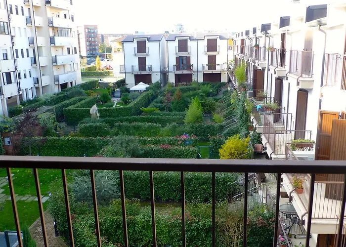 Rutilia22 * Milánó