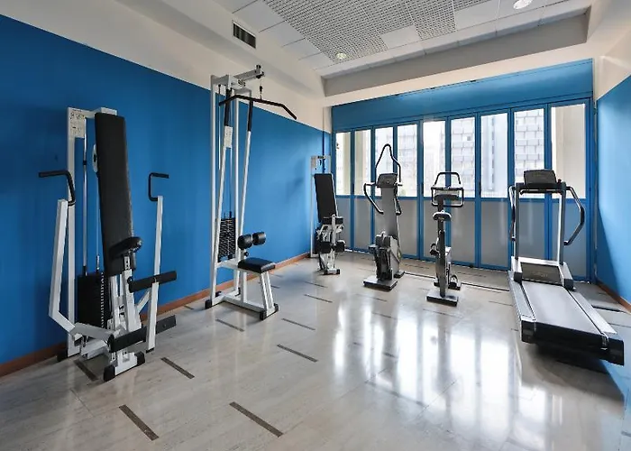 Unaway & Quark Due Apart Otel 4*