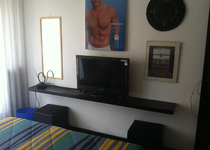 Two Beds In The Green Near The Fair Milano