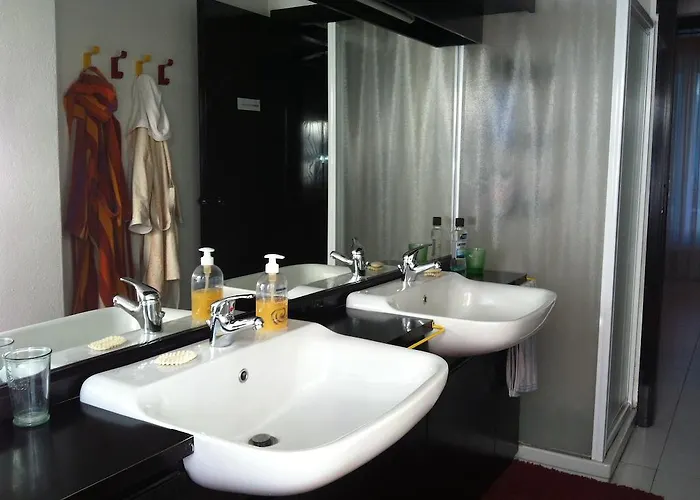 Two Beds In The Green Near The Fair