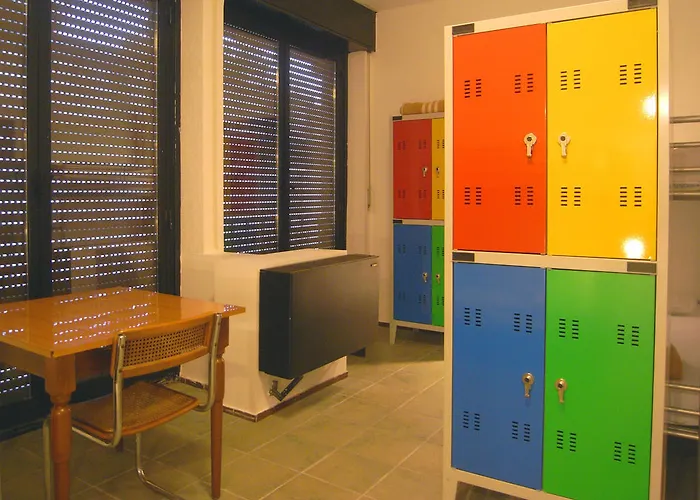 Hostel Colours *