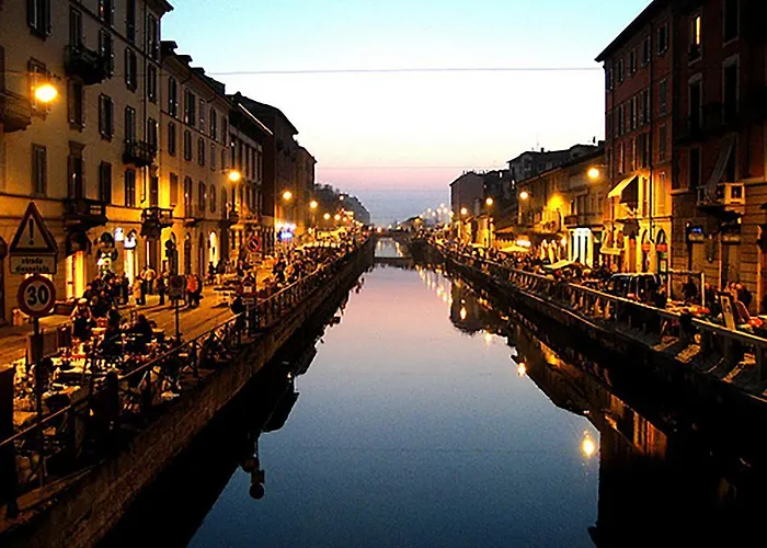 Lägenhetshotell Easy - And Navigli 3*