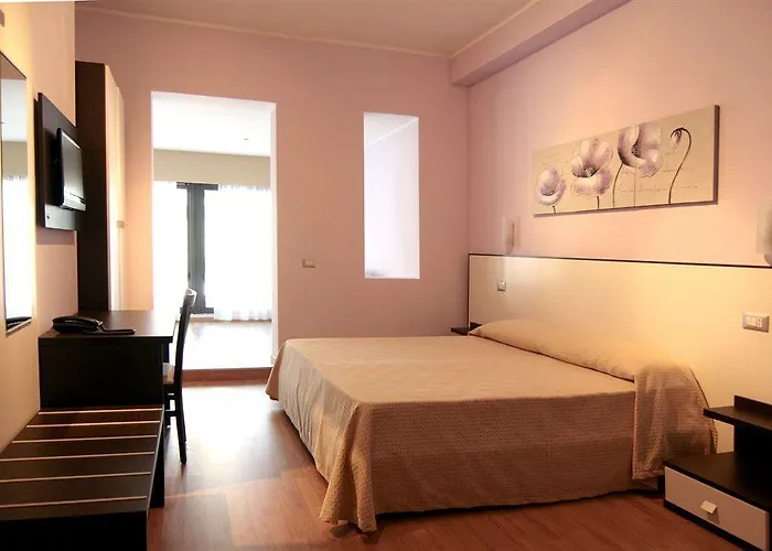 فندق Faenza *