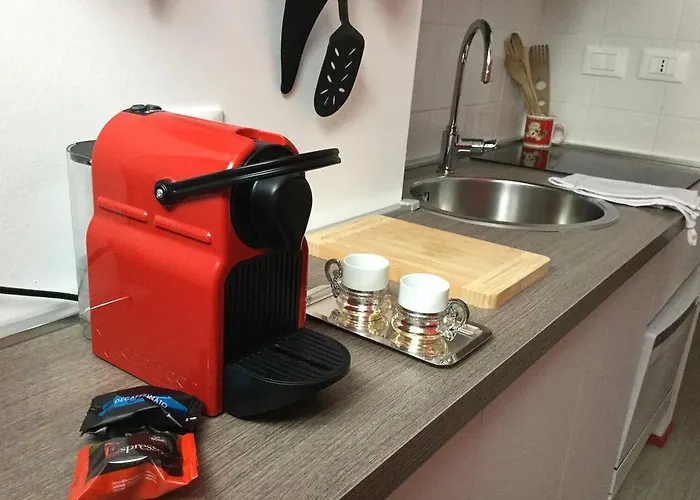 Rosso A Milano, Vicino Allo Ieo *