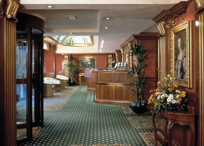 فندق سينا دي لا فيل ميلان