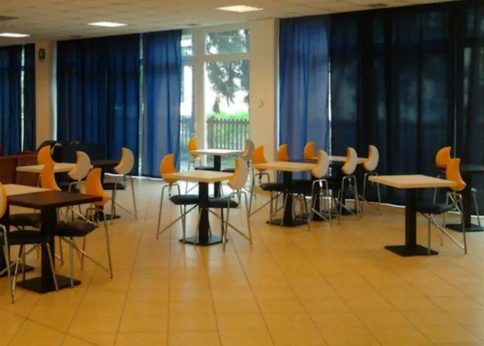 Hostel New Generation Chic Sempione Milán