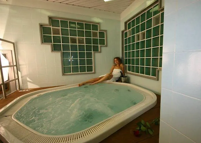 فندق Mihotel ميلان