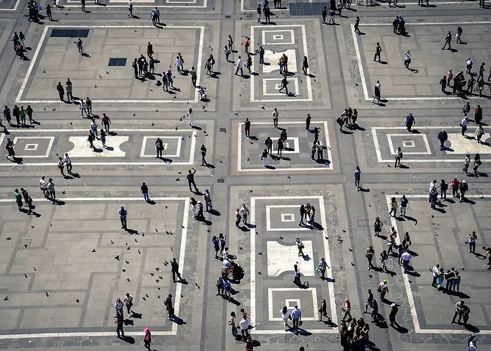 Easy - And Navigli Milano