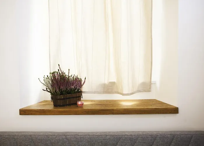 Alessia's Flat - Mac Mahon *