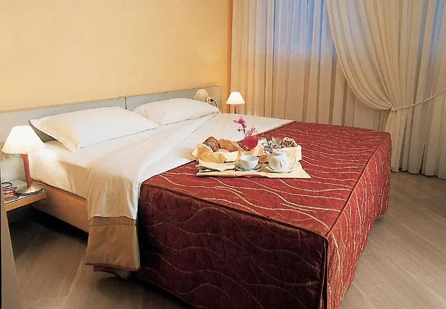 酒店 Fiera Congressi 3*